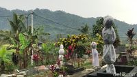 Sambut HUT RI dengan Cara Tak Biasa di Sukabumi, Pakai Pocong!