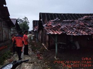 Dampak Cuaca Ekstrem di Jateng, Puluhan Bangunan di Blora dan Kudus Rusak