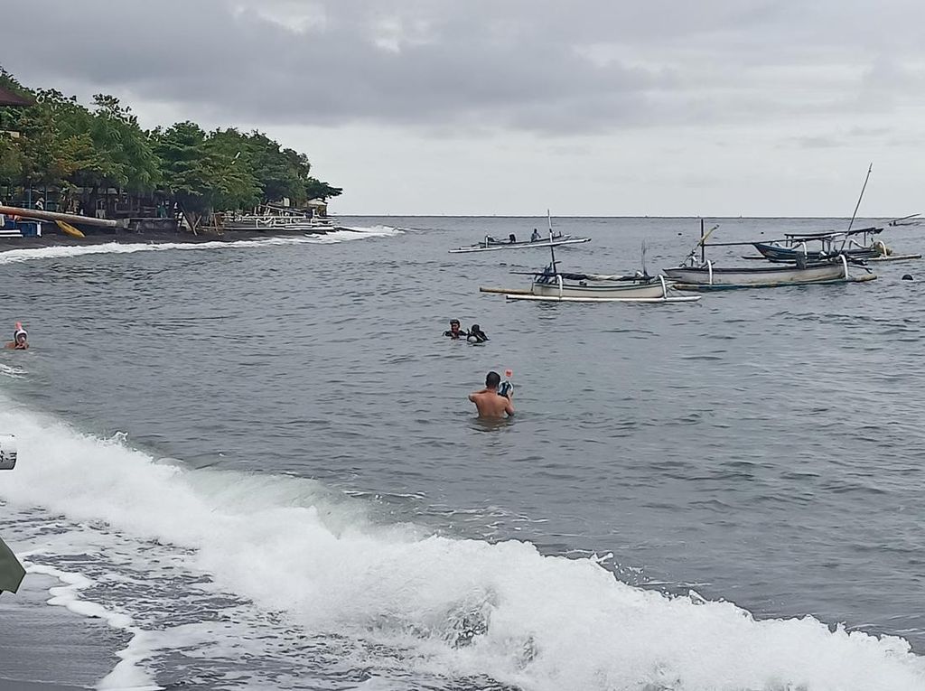 Pesona Pantai Jemeluk Karangasem, Jadi Spot Diving-Snorkeling Favorit