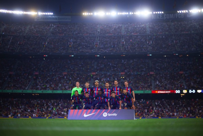 BARCELONA, SPAIN - AUGUST 13: Barcelona players poses for the photo ahead of the LaLiga Santander match between FC Barcelona and Rayo Vallecano at Camp Nou on August 13, 2022 in Barcelona, Spain. (Photo by Eric Alonso/Getty Images)