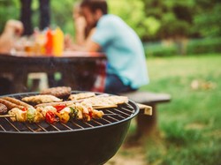Diundang ke Pesta BBQ, Wanita Ini Malah Diminta Bayar Rp 2 Juta!