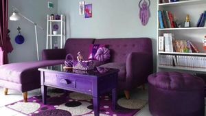 10 Foto Rumah Fans Warna Ungu Garis Keras, Viral Bikin Geleng Kepala