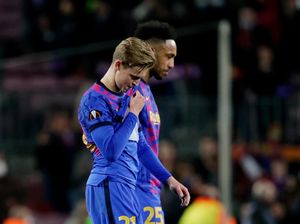 De Jong atau Aubameyang, Xavi Pilih Siapa Dilepas ke Chelsea?