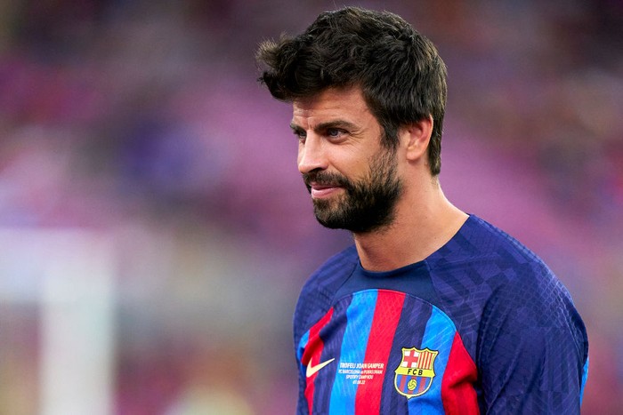 Gerard Pique Gerard Pique of Barcelona sitting on the bench during the La Liga Santander match between FC Barcelona and Rayo Vallecano at Spotify Camp Nou on August 13, 2022 in Barcelona, Spain. (Photo by Jose Breton/Pics Action/NurPhoto via Getty Images)