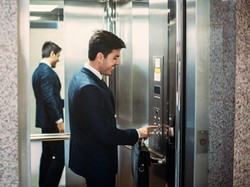 Benarkah Berat Badan Bisa Naik saat di Dalam Lift? Ini Faktanya