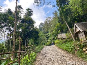 Bupati Lebak, Tolong dong Perbaiki Akses ke Pelosok Kasepuhan Cisitu Bupati Lebak, Tolong dong Perbaiki Akses ke Pelosok Kasepuhan Cisitu