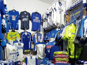Jersey Persib Collector sang Pemburu Baju Tempur Maung Bandung Jersey Persib Collector sang Pemburu Baju Tempur Maung Bandung