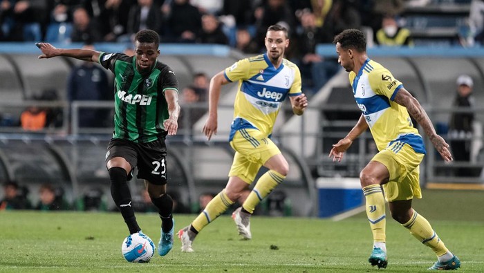 Hamed Junior Traorè during the Serie A match between Sassuolo v Juventus, in Reggio Emilia, on April 25, 2022. (Photo by Loris Roselli/NurPhoto via Getty Images)