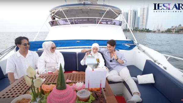 8 Potret Mewahnya Kapal Rp 38 M Kado Prank Lesti Kejora Dari Rizky Billar 8 Potret Mewahnya Kapal Rp 38 M Kado Prank Lesti Kejora Dari Rizky Billar