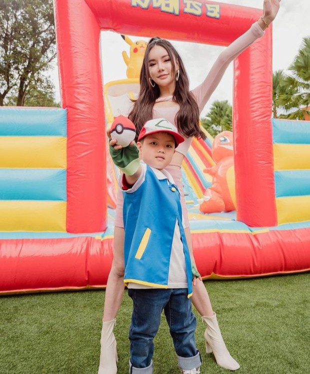 Kim Lim dan sang putra, Kyden/Foto: Instagram.com/kimlimhl Pesta ulang tahun Crazy Rich Asian termewah