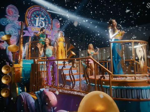 Logo 15 dalam MV FOREVER 1 Girls' Generation