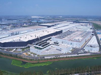 Melihat Lebih Dekat Pabrik Tesla Shanghai dengan 1 Juta Produksi Mobil