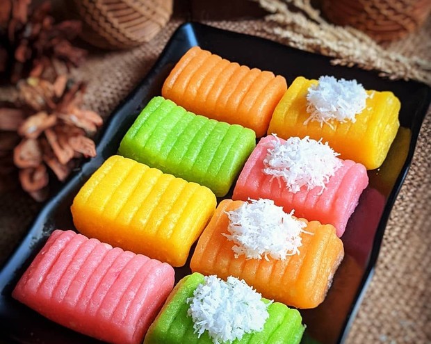 Menu makanan khas nusantara/foto: pinterest.com/resepmamiku Getuk lindri terbuat dari olahan ketela yang mengenyangkan dengan rasa manis dan gurih cocok menjadi sajian makanan ketika momen kemerdekaan.