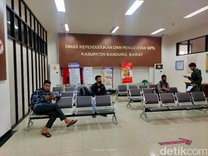 Pelayanan Disdukcapil Bandung Barat Terganggu gegara Mogok Kerja Pelayanan Disdukcapil Bandung Barat Terganggu gegara Mogok Kerja