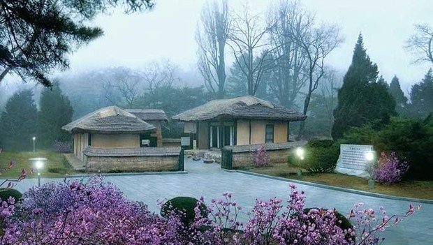 Potret Mangyongdae Native House