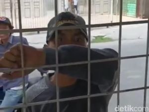 Viral Preman di Medan Datangi Rumah Warga untuk Minta Uang Viral Preman di Medan Datangi Rumah Warga untuk Minta Uang