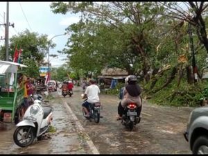 BPBD Bangkalan: 70 Rumah Warga-2 Musala Rusak Dampak Angin Kencang BPBD Bangkalan: 70 Rumah Warga-2 Musala Rusak Dampak Angin Kencang