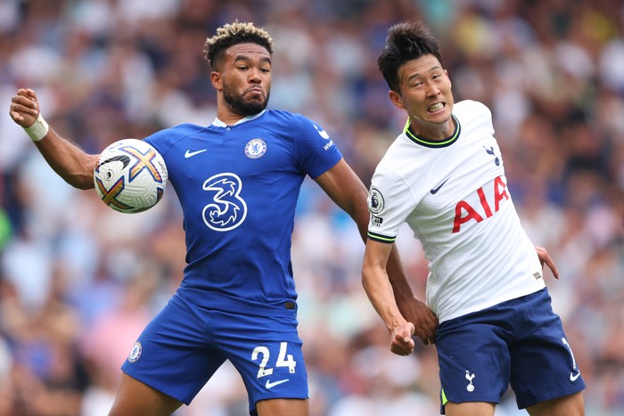 LONDON, ENGLAND - AUGUST 14: Son Heung-min of Tottenham Hotspur in action with Reece James of Chelsea during the Premier League match between Chelsea FC and Tottenham Hotspur at Stamford Bridge on August 14, 2022 in London, United Kingdom. (Photo by Marc Atkins/Getty Images)