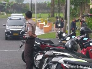 Video Timsus Polri Periksa Rumah Ferdy Sambo di Magelang Video Timsus Polri Periksa Rumah Ferdy Sambo di Magelang