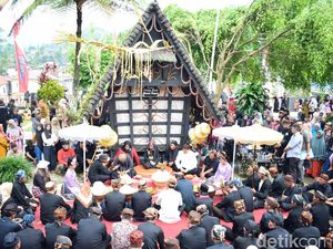 Melihat Seren Taun, Puncak Upacara Adat di Kasepuhan Cisitu Lebak Melihat Seren Taun, Puncak Upacara Adat di Kasepuhan Cisitu Lebak