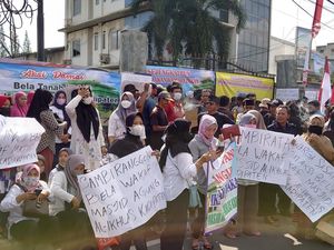 Warga di Cilegon Demo Tolak Tanah Wakaf Dibangun Ruko, Lalin Sempat Macet