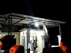 Isu Dukun Cabul Paksa Warga Tutup Praktik Pengobatan Alternatif di Mojokerto Isu Dukun Cabul Paksa Warga Tutup Praktik Pengobatan Alternatif di Mojokerto