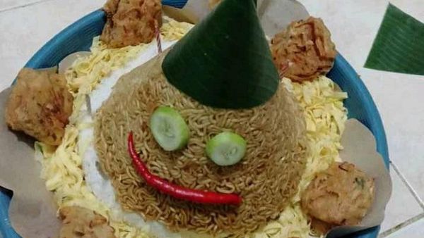 Kocak! 10 Tumpeng Nyeleneh Buatan Netizen, Ada Bentuk Elsa