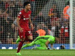 Melesat di Antara Kepungan Lawan, Diaz Selamatkan Liverpool