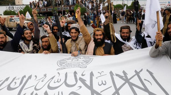 Pejuang Taliban Rayakan Setahun Berkuasa Dekat Kedubes AS di Kabul