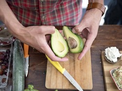 Dijamin Berhasil! Cara Mudah Cegah Daging Buah Alpukat Kecokelatan