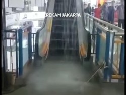 Viral Atap Mal di Gambir Jakpus Bocor, Air Mengalir Deras