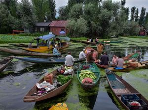 Pasar Terapung Ini Bukan di Banjarmasin, tapi di... India