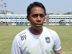 Persib Pertimbangkan Budiman Latih Tim Junior