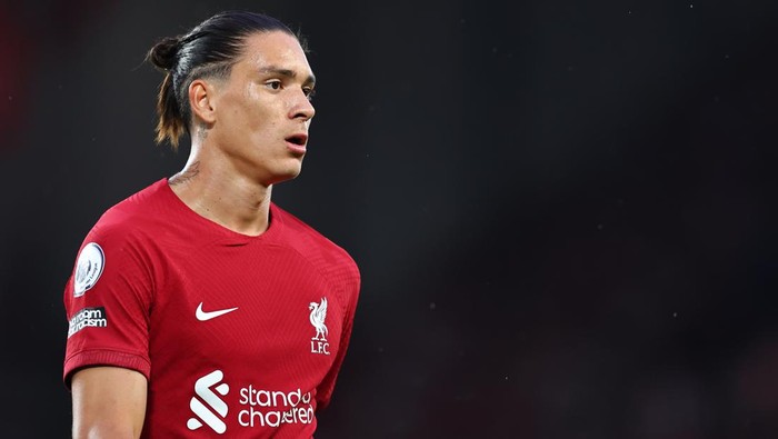LIVERPOOL, ENGLAND - AUGUST 15: Darwin Nunez of Liverpool during the Premier League match between Liverpool FC and Crystal Palace at Anfield on August 15, 2022 in Liverpool, United Kingdom. (Photo by Robbie Jay Barratt - AMA/Getty Images)