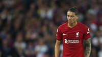 Di menit ke-57, Darwin Nunez dihukum kartu merah sebab menanduk Joachim Andersen. Itu setelah, Andersen melakukan provokasi dengan sedikit mendorong Nunez dan dibalas dengan tandukan ke wajah (Getty Images)