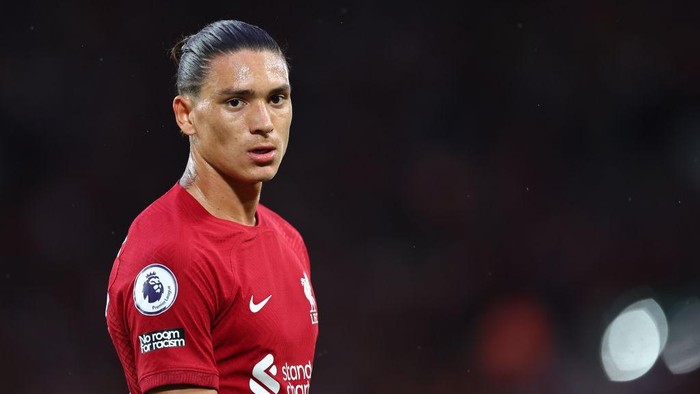 LIVERPOOL, ENGLAND - AUGUST 15: Darwin Nunez of Liverpool during the Premier League match between Liverpool FC and Crystal Palace at Anfield on August 15, 2022 in Liverpool, United Kingdom. (Photo by Robbie Jay Barratt - AMA/Getty Images)