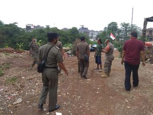 Satpol PP Depok Cek Lokasi Diduga TPA Ilegal Aduan Warga, Ini Hasilnya Satpol PP Depok Cek Lokasi Diduga TPA Ilegal Aduan Warga, Ini Hasilnya