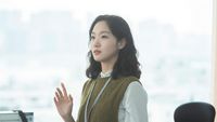8 Gaya Kim Go Eun di Little Women, Tetap Stylish Meski Hidup Pas-pasan