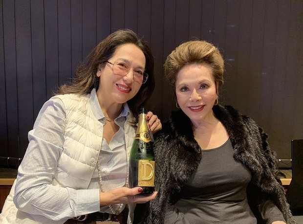 Foto: instagram.com/kartikasoekarnofoundation Kartika dan Dewi Soekarno di Tokyo/