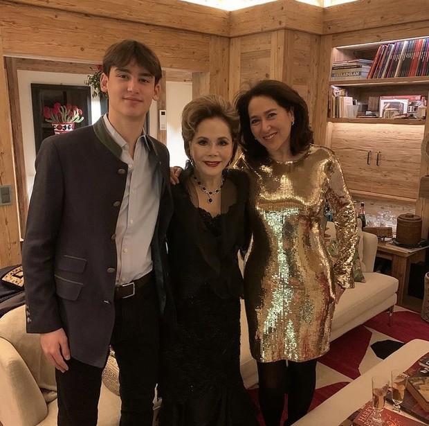 Foto: instagram.com/kartikasoekarnofoundation Kiran, Dewi, dan Kartika/