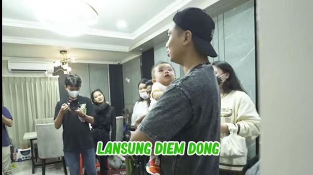 Frans Faisal Momong Baby Adzam