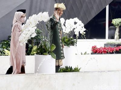 Gaya Jokowi Pakai Baju Adat Bangka Belitung di Sidang Tahunan MPR