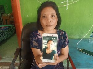 Ibu PMI Telantar di Turki Harapkan Anaknya Segera Bisa Pulang ke Bali Ibu PMI Telantar di Turki Harapkan Anaknya Segera Bisa Pulang ke Bali