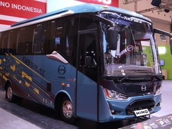 Pertama di Kelasnya, Intip Spesifikasi Bus Medium Hino Bertransmisi Otomatis