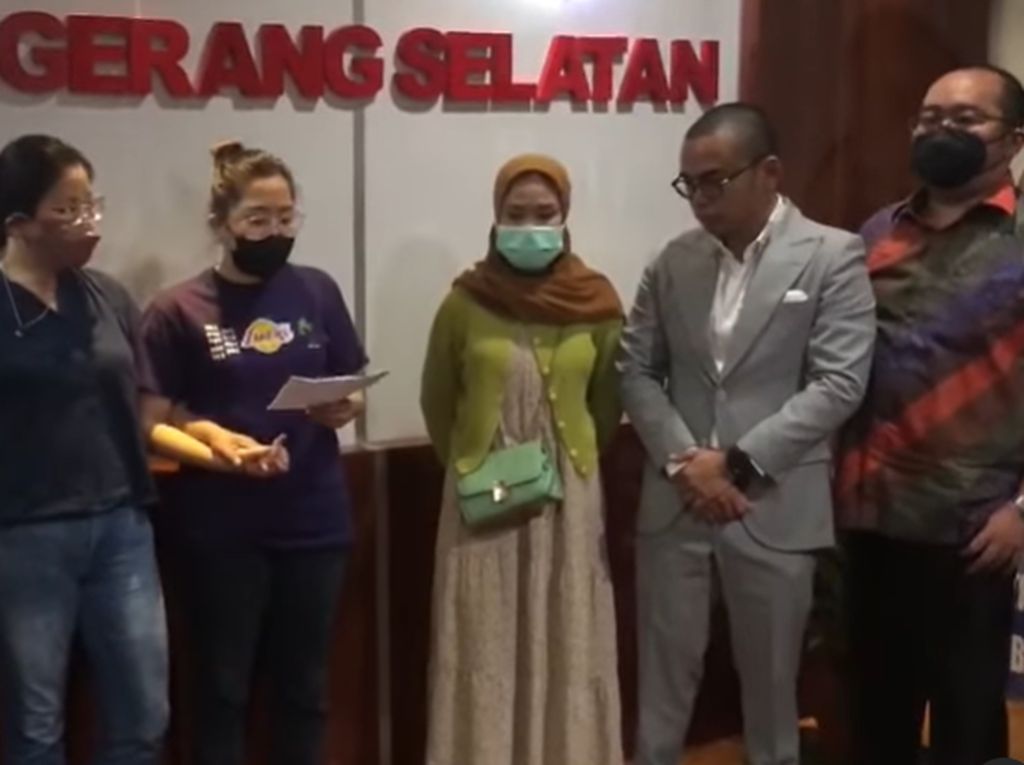 Kasus Kasir Alfamart: Kronologi Kejadian Hingga Berakhir Damai Kasus Kasir Alfamart: Kronologi Kejadian Hingga Berakhir Damai