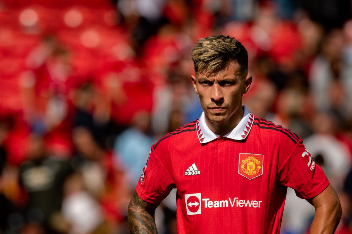 Fans Arsenal Bersyukur, Lisandro Martinez Pilih MU (Foto: Manchester United via Getty Imag/Ash Donelon)
