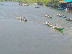 Seru! Ikut Lomba Dayung Sampan Jembrana Menang-Kalah Tetap Dapat Duit