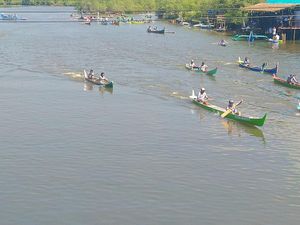 Seru! Ikut Lomba Dayung Sampan Jembrana Menang-Kalah Tetap Dapat Duit Seru! Ikut Lomba Dayung Sampan Jembrana Menang-Kalah Tetap Dapat Duit