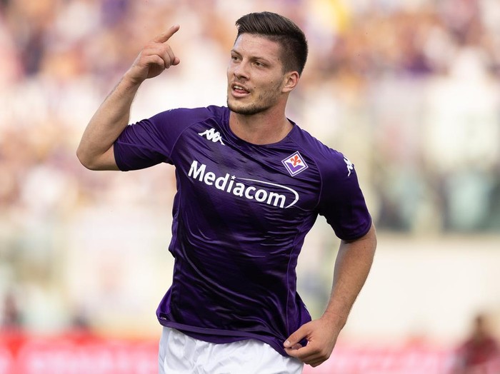 FLORENCE, ITALY - AUGUST 14: Luka Jovic of ACF Fiorentina celebrates after scoring his team's second goal during the Serie A match between ACF Fiorentina and US Cremonese at Stadio Artemio Franchi on August 14, 2022 in Florence, Italy. (Photo by Emmanuele Ciancaglini/Ciancaphoto Studio/Getty Images)