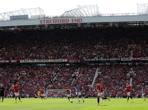 Karma Gary Neville: Dulu Tertawakan Anfield, Kini Sedih Lihat Old Trafford